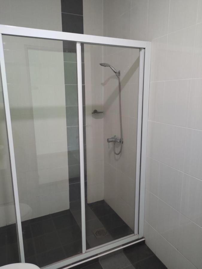 Marina Island Couple Home Stay Lumut Exterior photo