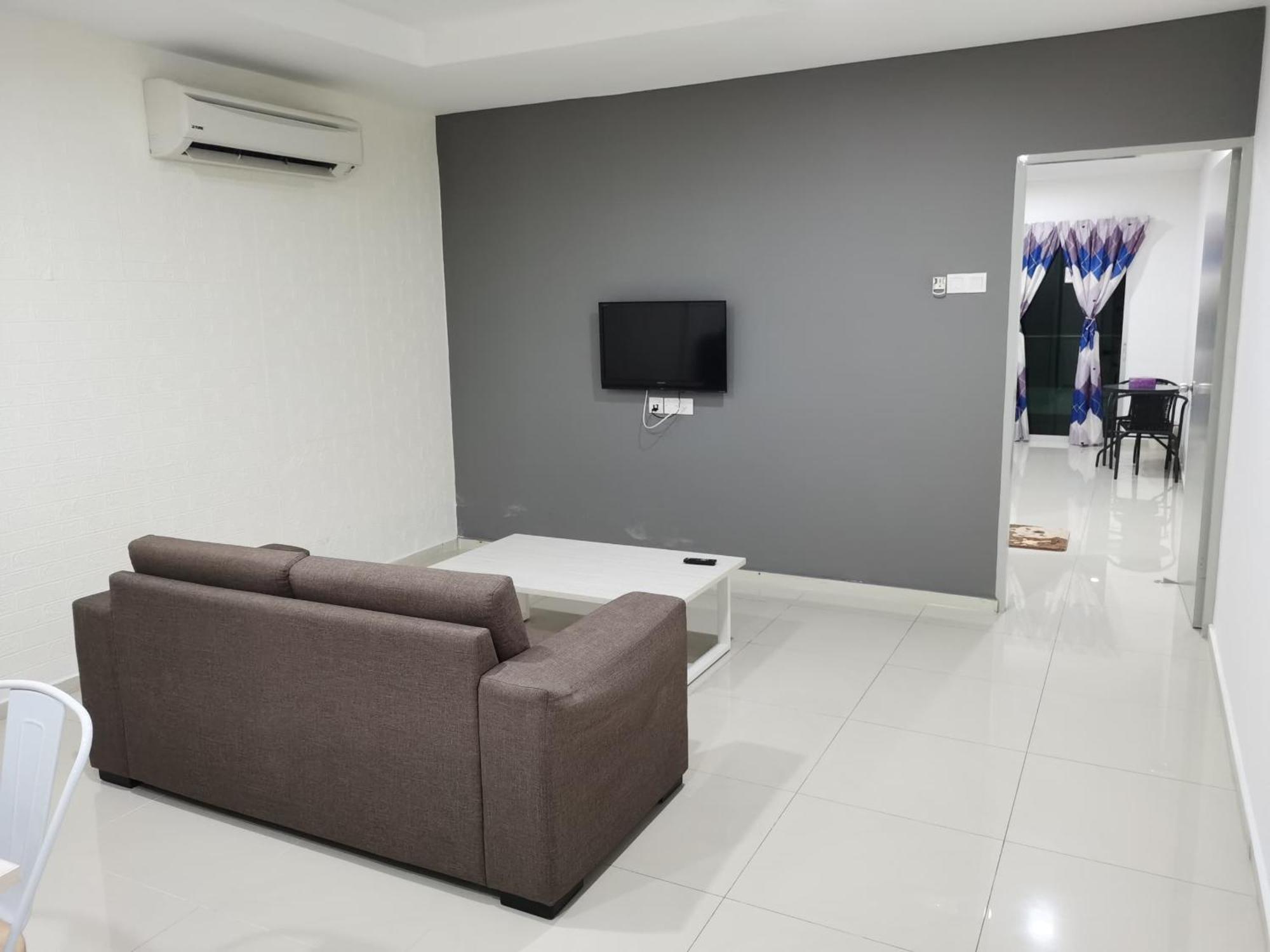 Marina Island Couple Home Stay Lumut Exterior photo